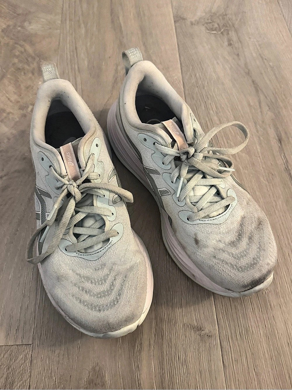 ASICS GEL-Cumulus 16 Women's Athletic Shoes
US 9